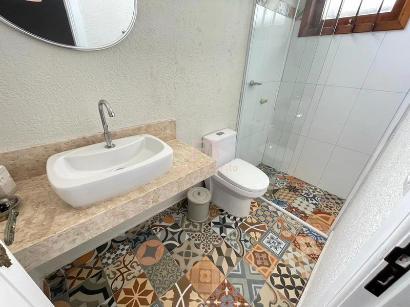 Belo Sobrado com 5 Dormitórios e Piscina: 37ª foto da galeria de imagens do imóvel