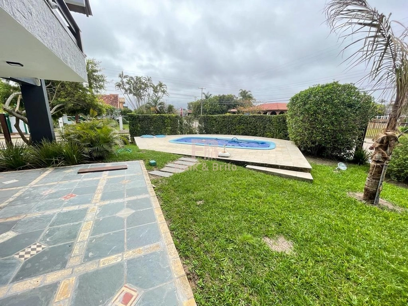 Belo Sobrado com 5 Dormitórios e Piscina: 6ª foto da galeria de imagens do imóvel