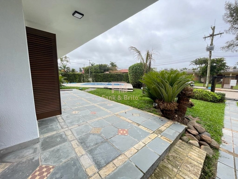 Belo Sobrado com 5 Dormitórios e Piscina: 40ª foto da galeria de imagens do imóvel