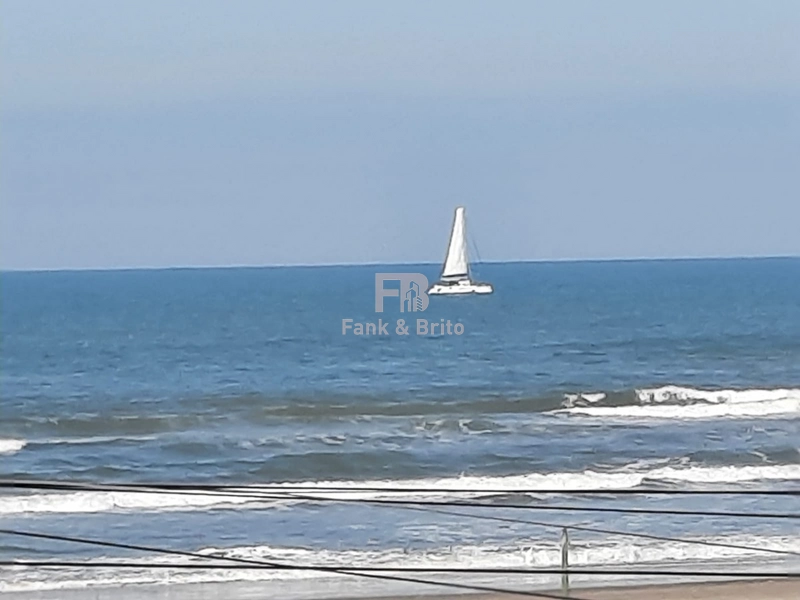 Belíssima Casa Beira-Mar com 4 Suítes: 28ª foto da galeria de imagens do imóvel