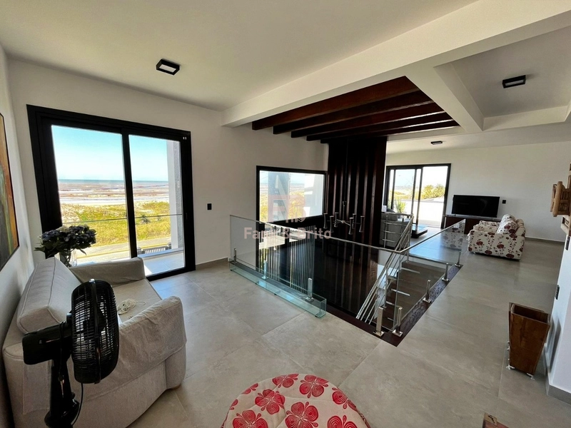 Belíssima Casa Beira-Mar com 4 Suítes: 16ª foto da galeria de imagens do imóvel