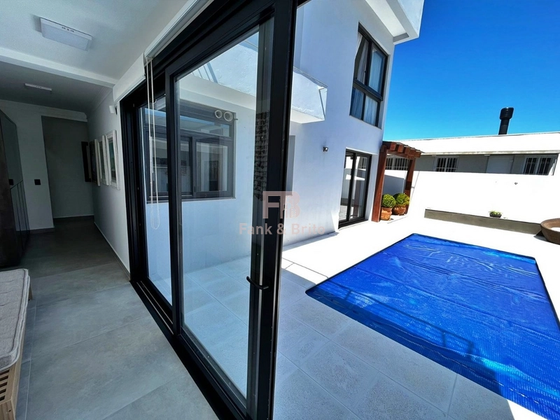 Belíssima Casa Beira-Mar com 4 Suítes: 26ª foto da galeria de imagens do imóvel