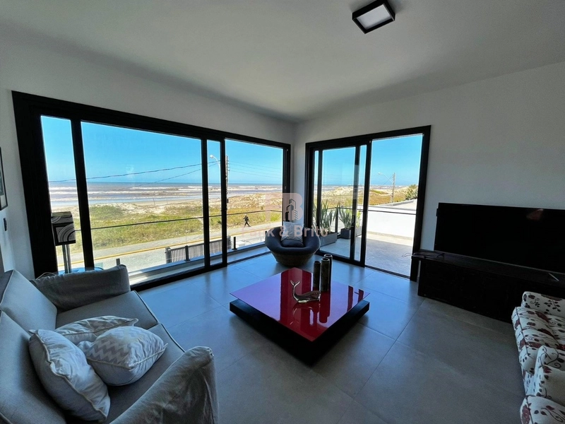 Belíssima Casa Beira-Mar com 4 Suítes: 10ª foto da galeria de imagens do imóvel
