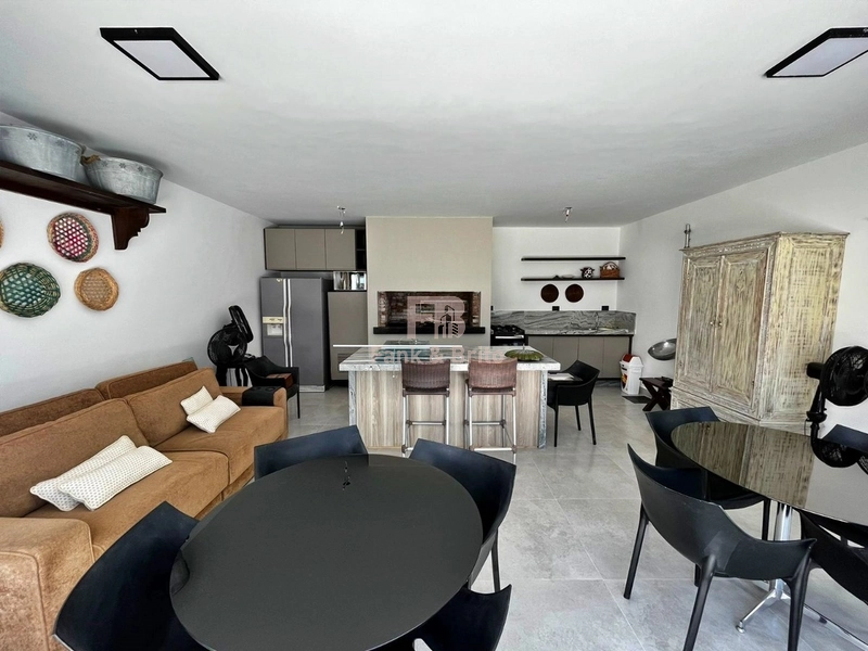 Belíssima Casa Beira-Mar com 4 Suítes: 15ª foto da galeria de imagens do imóvel