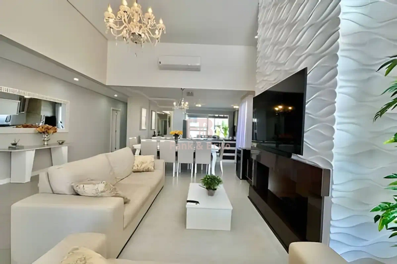 Elegante casa localizada no condomínio Capão Ilhas: 2ª foto da galeria de imagens do imóvel
