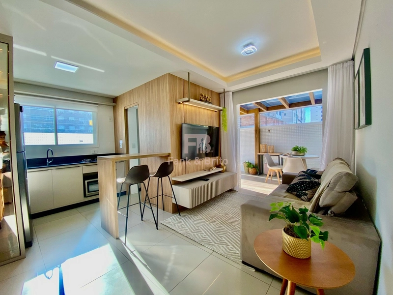 APARTAMENTO MOBILIADO E DECORADO COM TERRAÇO LATERAL: 1ª foto da galeria de imagens do imóvel