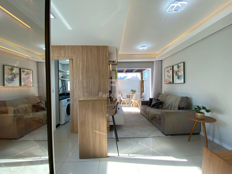 APARTAMENTO MOBILIADO E DECORADO COM TERRAÇO LATERAL: 6ª foto da galeria de imagens do imóvel