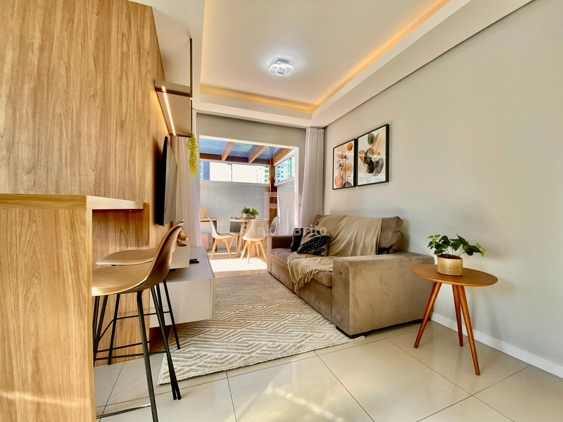 APARTAMENTO MOBILIADO E DECORADO COM TERRAÇO LATERAL: 4ª foto da galeria de imagens do imóvel