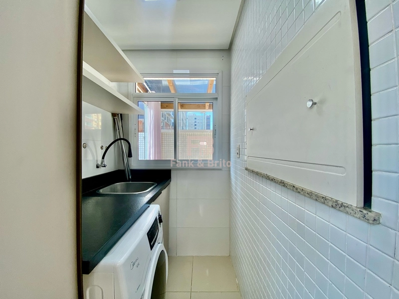 APARTAMENTO MOBILIADO E DECORADO COM TERRAÇO LATERAL: 7ª foto da galeria de imagens do imóvel