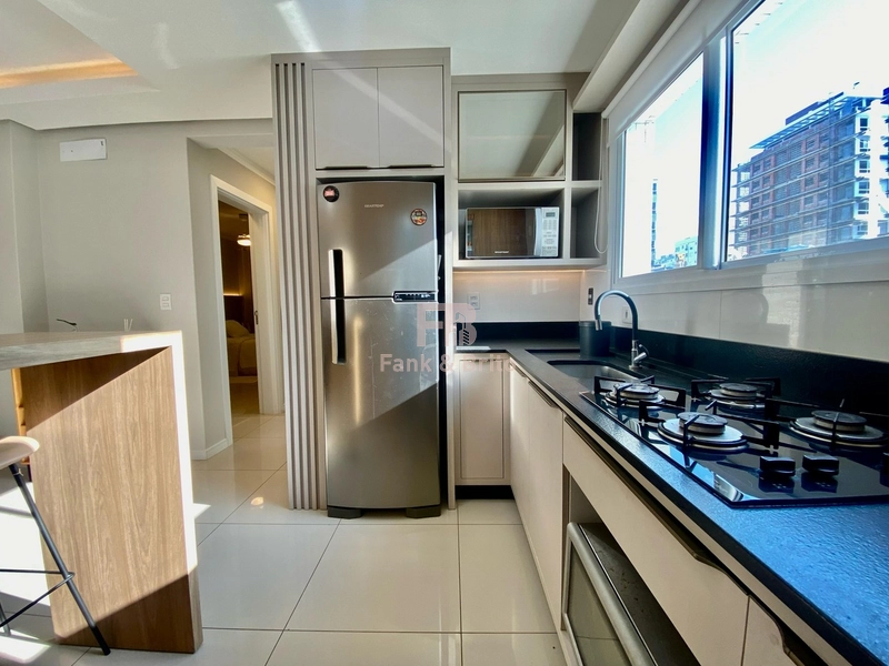 APARTAMENTO MOBILIADO E DECORADO COM TERRAÇO LATERAL: 8ª foto da galeria de imagens do imóvel
