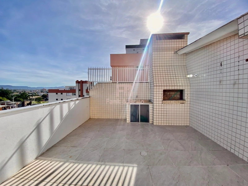 APARTAMENTO AO LADO DA PRAÇA FLAVIO EM CAPÃO DA CANOA: 1ª foto da galeria de imagens do imóvel