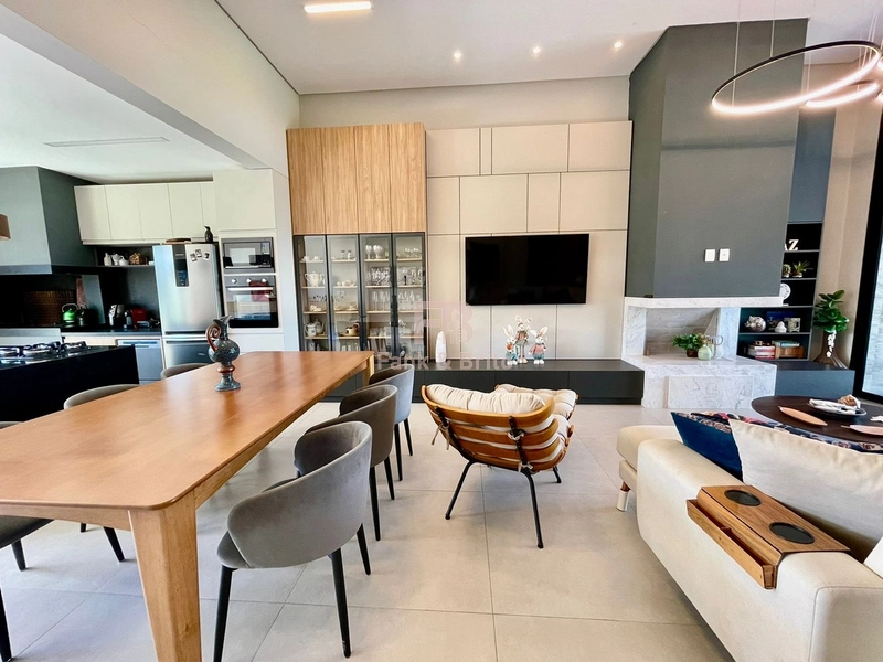 FINAMENTE MOBILIADA E DECORADA, BEIRA LAGO!: 11ª foto da galeria de imagens do imóvel