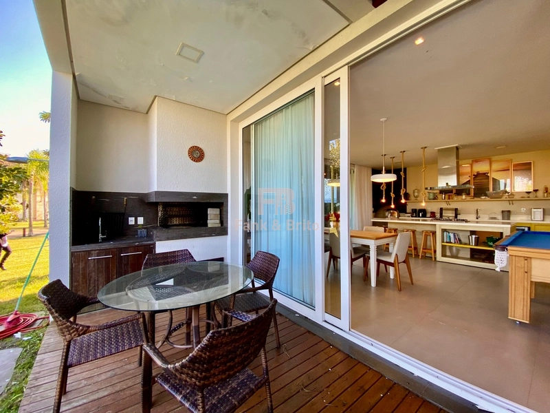 Casa de Condomínio com 4 Quartos e 6 banheiros à Venda.: 44ª foto da galeria de imagens do imóvel