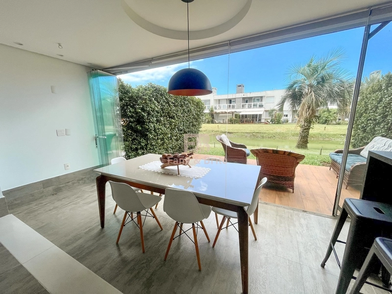 Casa em Condomínio com 118m², 2 dormitórios, 1 suíte, 2 vagas, Condomí: 4ª foto da galeria de imagens do imóvel