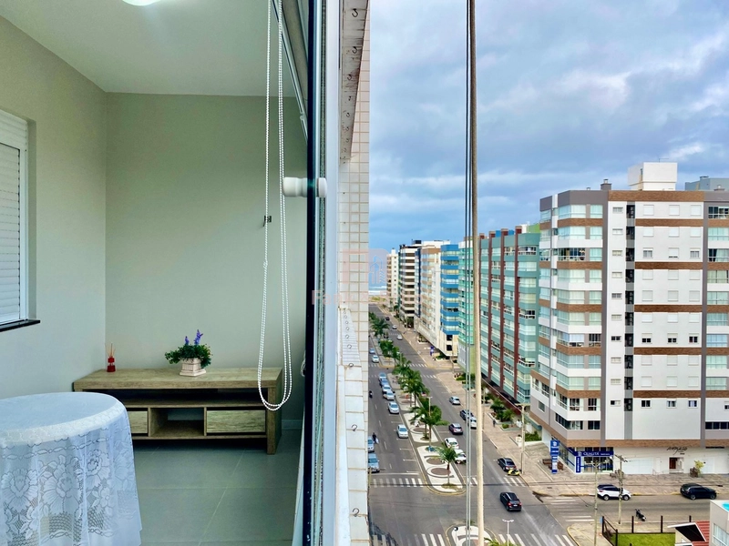 SACADA DE FRENTE PARA AVENIDA COM VISTA DE CINEMA.: 3ª foto da galeria de imagens do imóvel