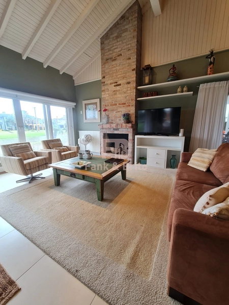 Casa térrea a venda de esquina no Condomínio Atlântico Villas Club.: 8ª foto da galeria de imagens do imóvel
