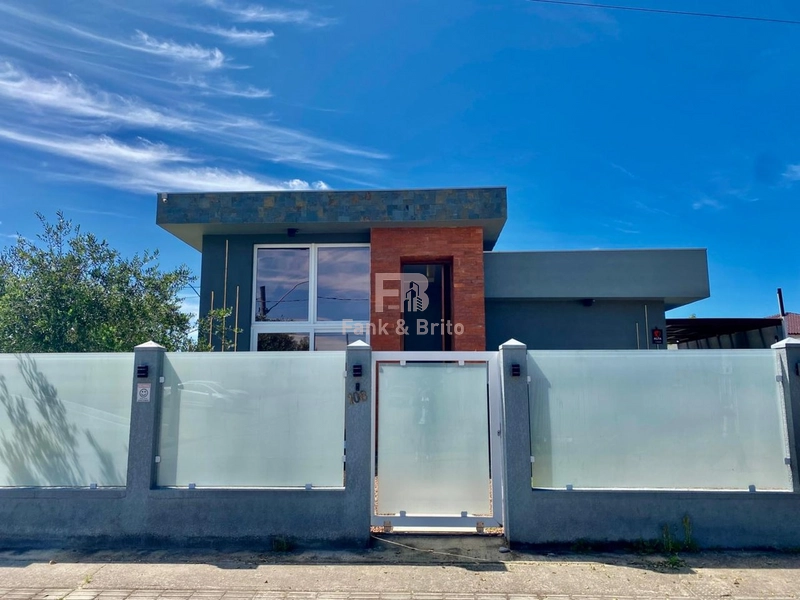 CASA DE ESQUINA COM 3 DORMITÓRIOS, PRÓXIMO AO MAR!: 48ª foto da galeria de imagens do imóvel