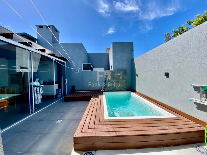 CASA DE ESQUINA COM 3 DORMITÓRIOS, PRÓXIMO AO MAR!: 35ª foto da galeria de imagens do imóvel
