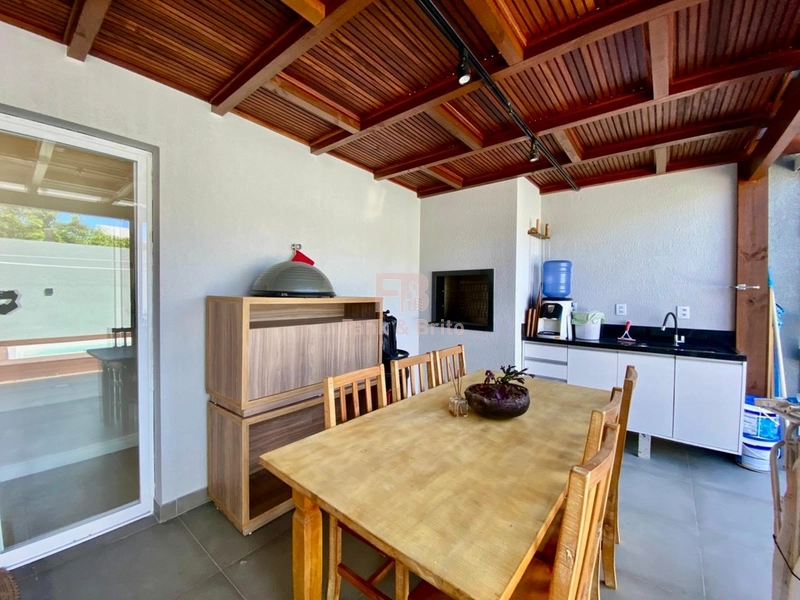 CASA DE ESQUINA COM 3 DORMITÓRIOS, PRÓXIMO AO MAR!: 28ª foto da galeria de imagens do imóvel