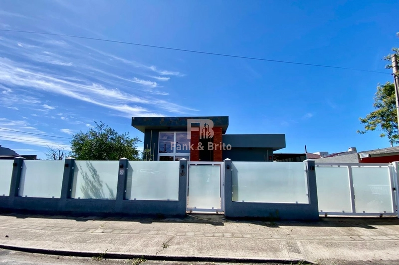 CASA DE ESQUINA COM 3 DORMITÓRIOS, PRÓXIMO AO MAR!: 47ª foto da galeria de imagens do imóvel
