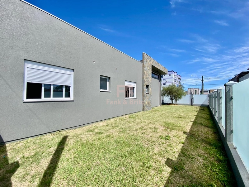CASA DE ESQUINA COM 3 DORMITÓRIOS, PRÓXIMO AO MAR!: 44ª foto da galeria de imagens do imóvel