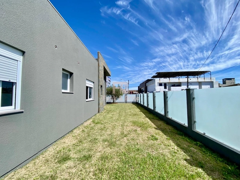 CASA DE ESQUINA COM 3 DORMITÓRIOS, PRÓXIMO AO MAR!: 43ª foto da galeria de imagens do imóvel
