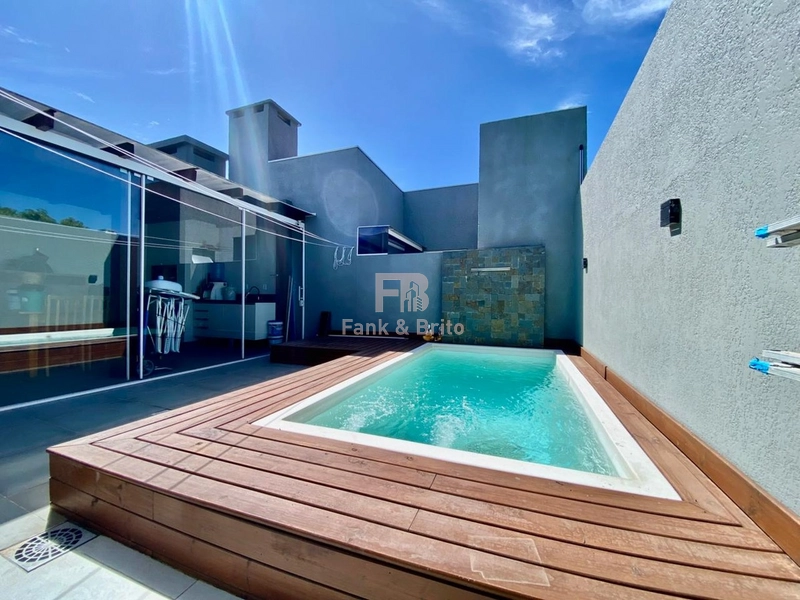 CASA DE ESQUINA COM 3 DORMITÓRIOS, PRÓXIMO AO MAR!: 36ª foto da galeria de imagens do imóvel