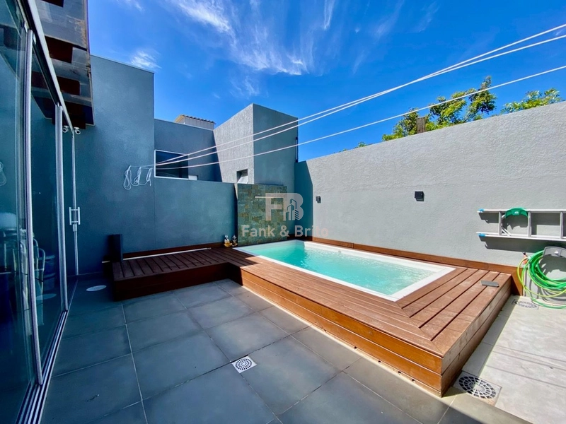 CASA DE ESQUINA COM 3 DORMITÓRIOS, PRÓXIMO AO MAR!: 33ª foto da galeria de imagens do imóvel