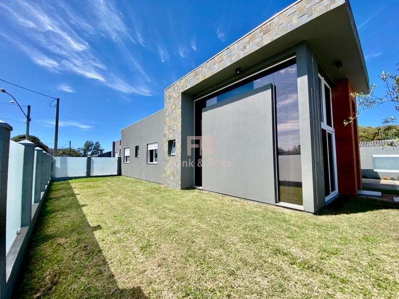 CASA DE ESQUINA COM 3 DORMITÓRIOS, PRÓXIMO AO MAR!: 41ª foto da galeria de imagens do imóvel