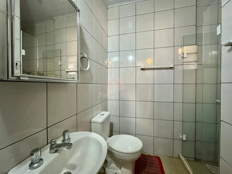 CASA COM 3 TERRENOS APENAS 2 QUADRAS DO MAR: 15ª foto da galeria de imagens do imóvel