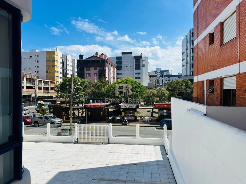 APARTAMENTO A VENDA DE FRENTE PARA PRAÇA EM CAPÃO DA CANOA: 2ª foto da galeria de imagens do imóvel