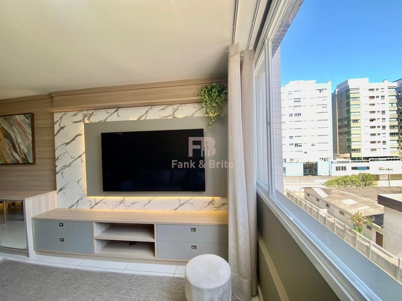 MOBILIADO DECORADO DE FRENTE PARA PRAÇA.: 2ª foto da galeria de imagens do imóvel