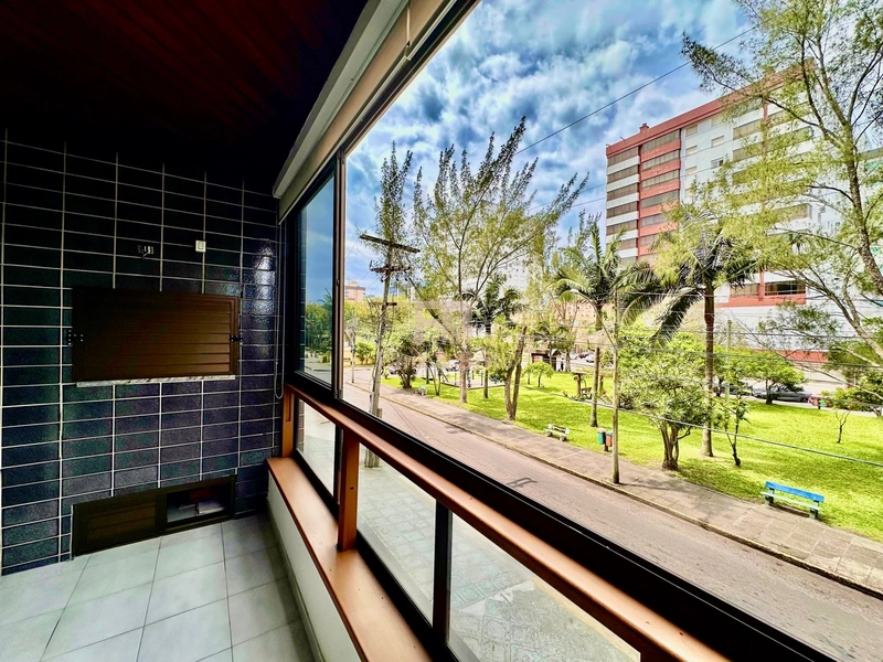SACADA DE FRENTE PARA A PRAÇA DA FLÁVIO BOIANÓVSKI.: 3ª foto da galeria de imagens do imóvel