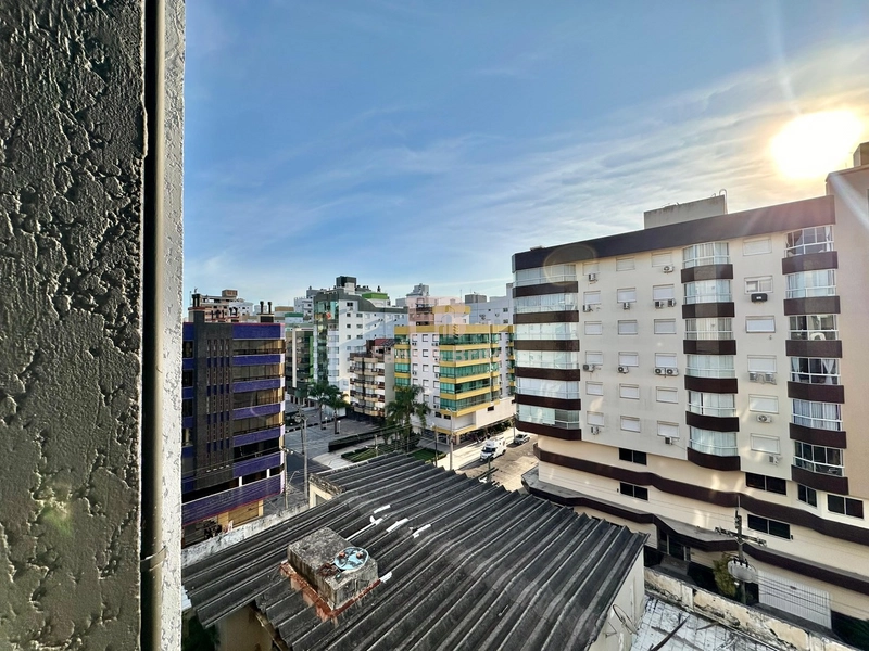 VENDE APARTAMENTO MOBILIADO POUCOS METROS DO MAR: 9ª foto da galeria de imagens do imóvel