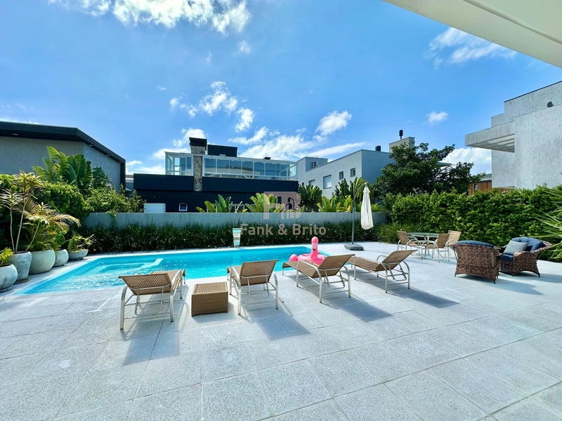 CASA CINCO SUÍTES NO VELAS DA MARINA: 8ª foto da galeria de imagens do imóvel
