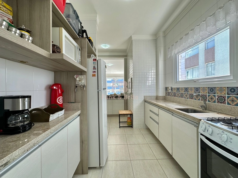 APARTAMENTO A VENDA NA AVENIDA UBIRAJARA, A 2 QUADRAS DO MAR: 9ª foto da galeria de imagens do imóvel