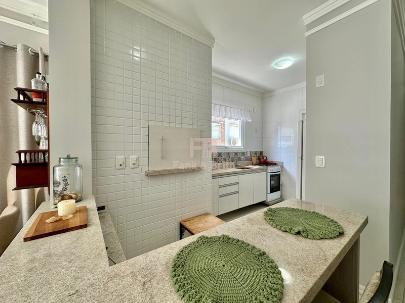 APARTAMENTO A VENDA NA AVENIDA UBIRAJARA, A 2 QUADRAS DO MAR: 6ª foto da galeria de imagens do imóvel