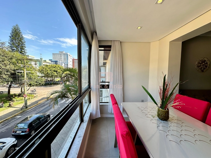 FRENTE PRAÇA FLÁVIO BOIANOVSKI.: 1ª foto da galeria de imagens do imóvel