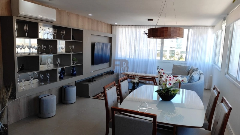 APARTAMENTO 3 DORMITÓRIOS MOBILIADO E DECORADO: 1ª foto da galeria de imagens do imóvel