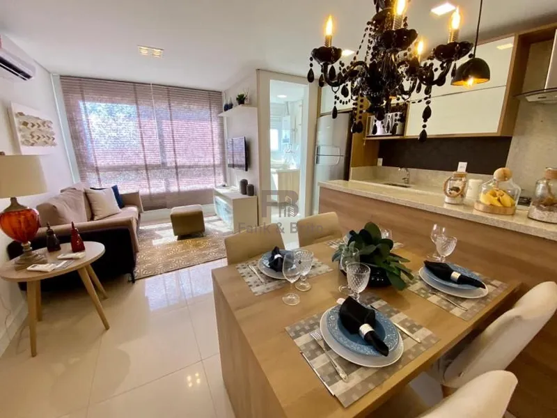 APARTAMENTO A VENDA A POUCOS PASSOS DO MAR.: 1ª foto da galeria de imagens do imóvel