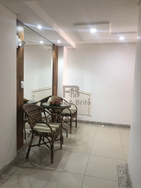 VENDE APARTAMENTO AMPLO NA ZONA NOVA COM VISTA PRAÇA: 3ª foto da galeria de imagens do imóvel