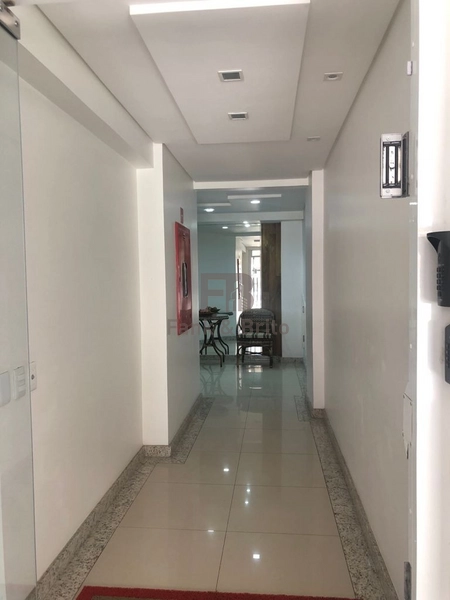VENDE APARTAMENTO AMPLO NA ZONA NOVA COM VISTA PRAÇA: 2ª foto da galeria de imagens do imóvel