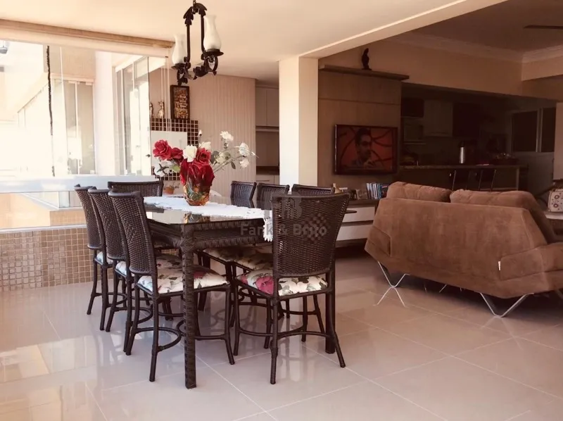 CASA SUSPENSA: 7ª foto da galeria de imagens do imóvel
