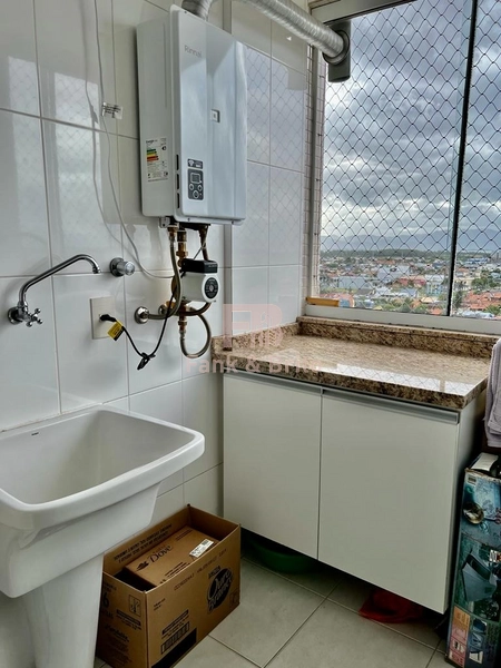 JUNTO A PRAÇA, POUCOS PASSOS DO MAR, JUNTO A TODO COMÉRCIO LOCAL: 27ª foto da galeria de imagens do imóvel