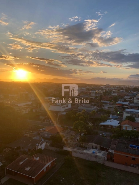 JUNTO A PRAÇA, POUCOS PASSOS DO MAR, JUNTO A TODO COMÉRCIO LOCAL: 44ª foto da galeria de imagens do imóvel