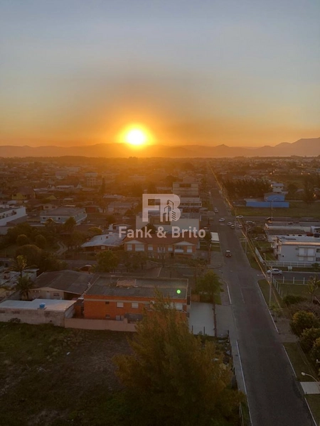 JUNTO A PRAÇA, POUCOS PASSOS DO MAR, JUNTO A TODO COMÉRCIO LOCAL: 46ª foto da galeria de imagens do imóvel