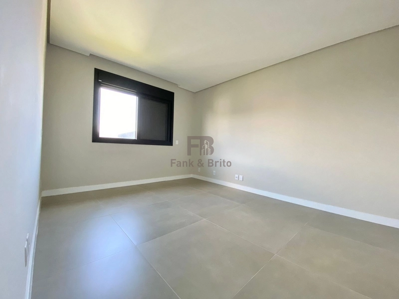 CASA A VENDA EM CONDOMINIO FECHADO: 10ª foto da galeria de imagens do imóvel