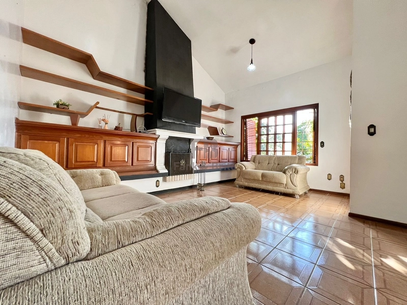 CASA A VENDA EM ZONA RESIDENCIAL EM CAPÃO DA CANOA: 10ª foto da galeria de imagens do imóvel