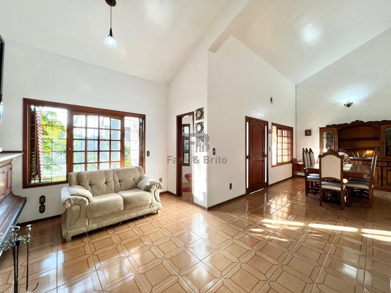 CASA A VENDA EM ZONA RESIDENCIAL EM CAPÃO DA CANOA: 3ª foto da galeria de imagens do imóvel