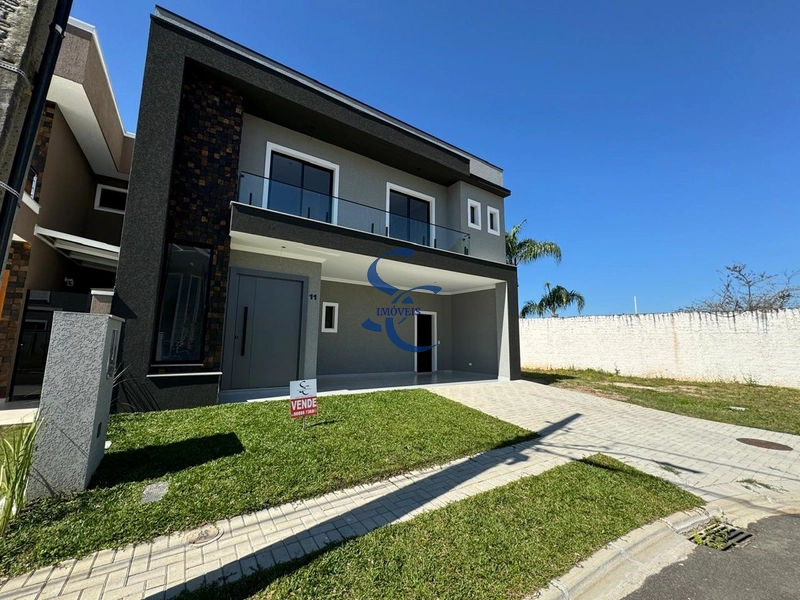 Casa no condomínio no Umbará